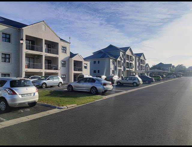 2 BEDROOM APARTMENT TO LET IN ADMIRALS PARK
